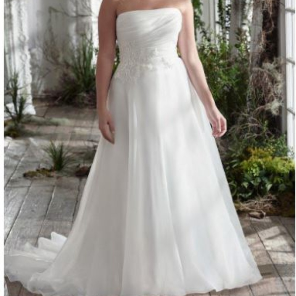 Ivory Maggie Sottero MADGE NWT Plus